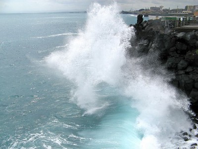 Liguria: mare Forza 10 Toscana: mare Forza 7-8 